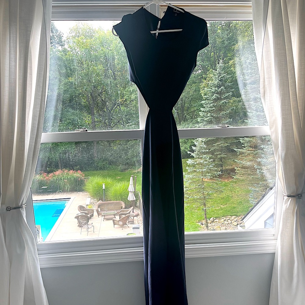Lulu’s cut out and open back long, formal dress. Navy blue. Only worn once! - Picture 2 of 6